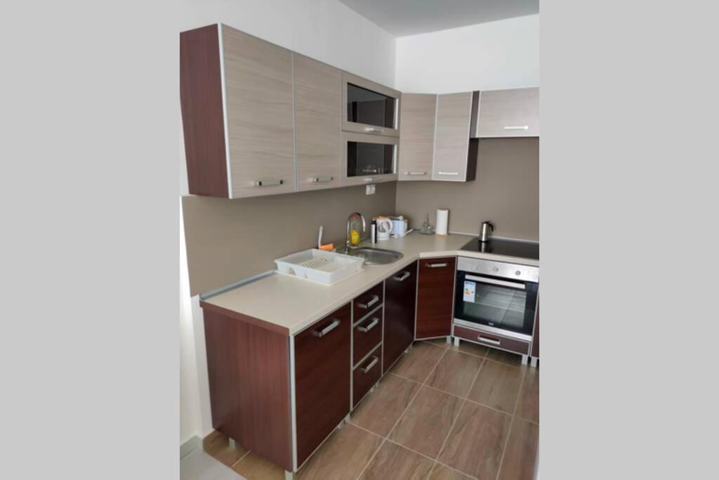 Pláza Apartman - city center, free parking, free wifi Debrecen Exterior foto